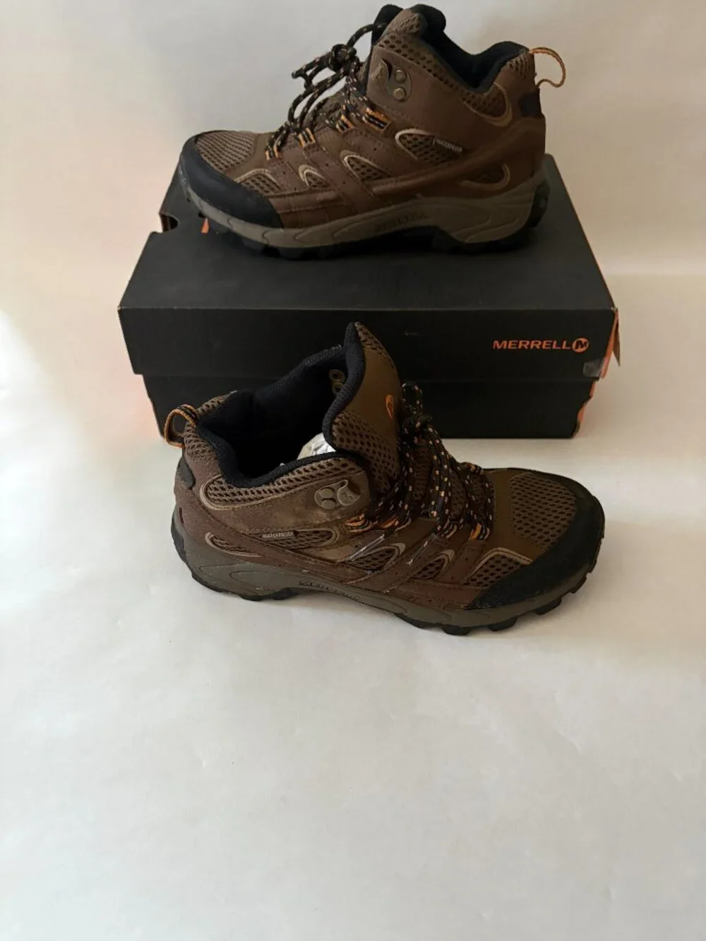 Merrell Youth Brown Black Moab 2 Hiking Boots Waterproof Size 4